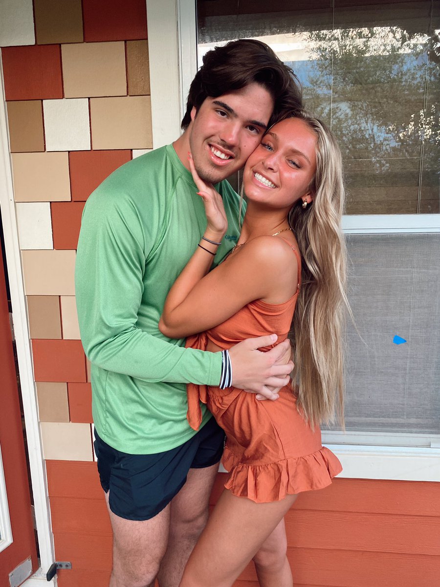 BennettC87's tweet photo. Coming up on 4 years spent with this special girl!! Thank you for constantly pushing me in my faith, football, school, and in all other areas of my life! I’m so thankful for you and thankful God has brought you into my life. Love ya!! @jucunningham https://t.co/VLhcWt9G2s