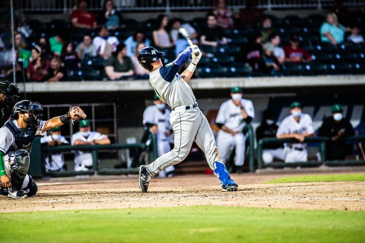 Hey <a href="/KALEctibles/">KALEctibles</a>, our boy <a href="/Kale_Emshoff/">Kale Emshoff</a> just made it back-to-back homers! It's 6-4, we lead it in the 6th in Augusta #LetsGlow
