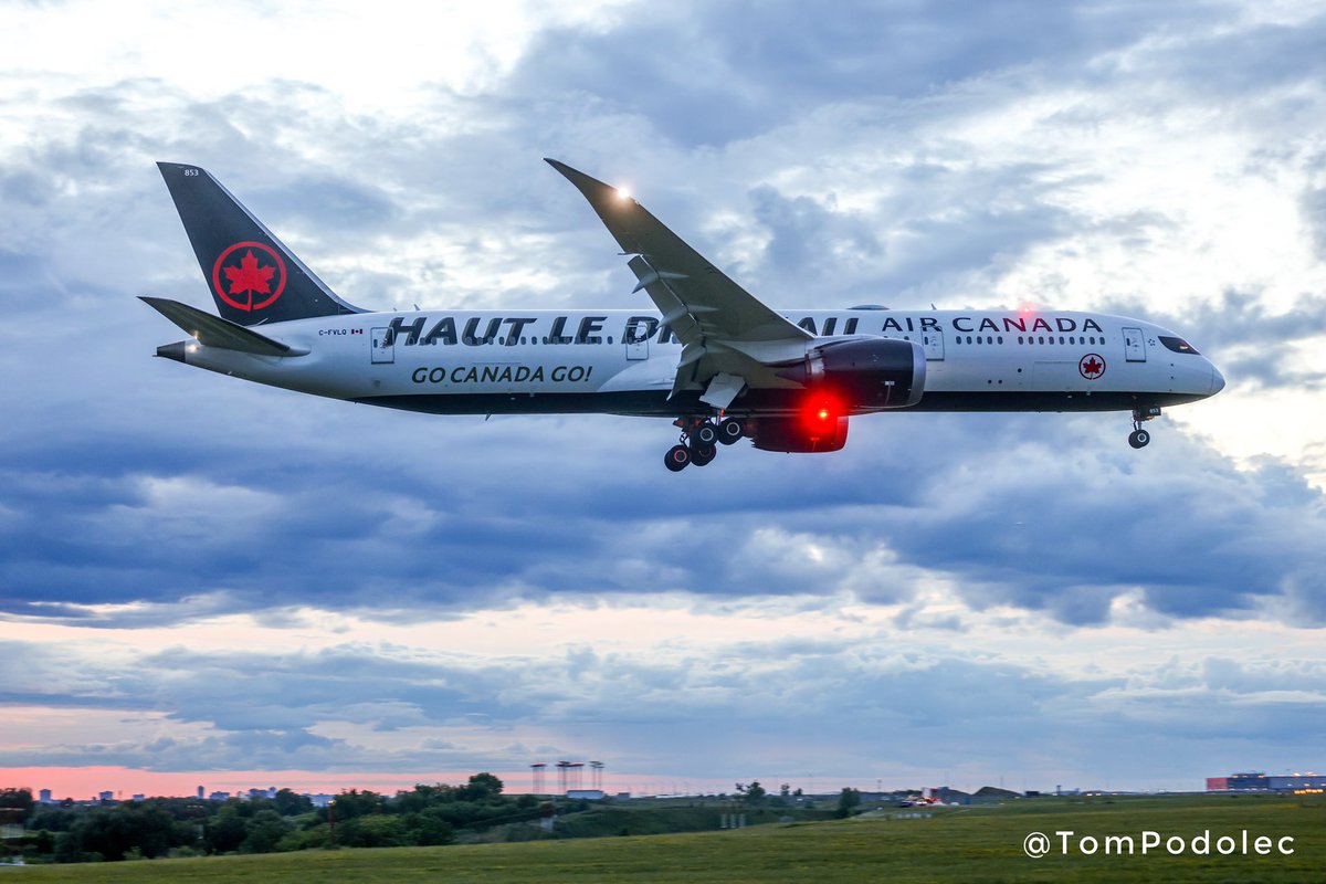 TomPodolec's tweet photo. HAUT LE DRAPEAU
GO CANADA GO!
Air Canada new special livery supporting Team Canada & Canadian Paralympic Team at the Tokyo 2020 Olympic & Paralympic Games.
#AC116 just arrived in Toronto from Vancouver.
C-FVLQ Boeing 787-9 Dreamliner #FlyTheFlag #HautLeDrapeau #BlueHour https://t.co/fMTwAbrqK3