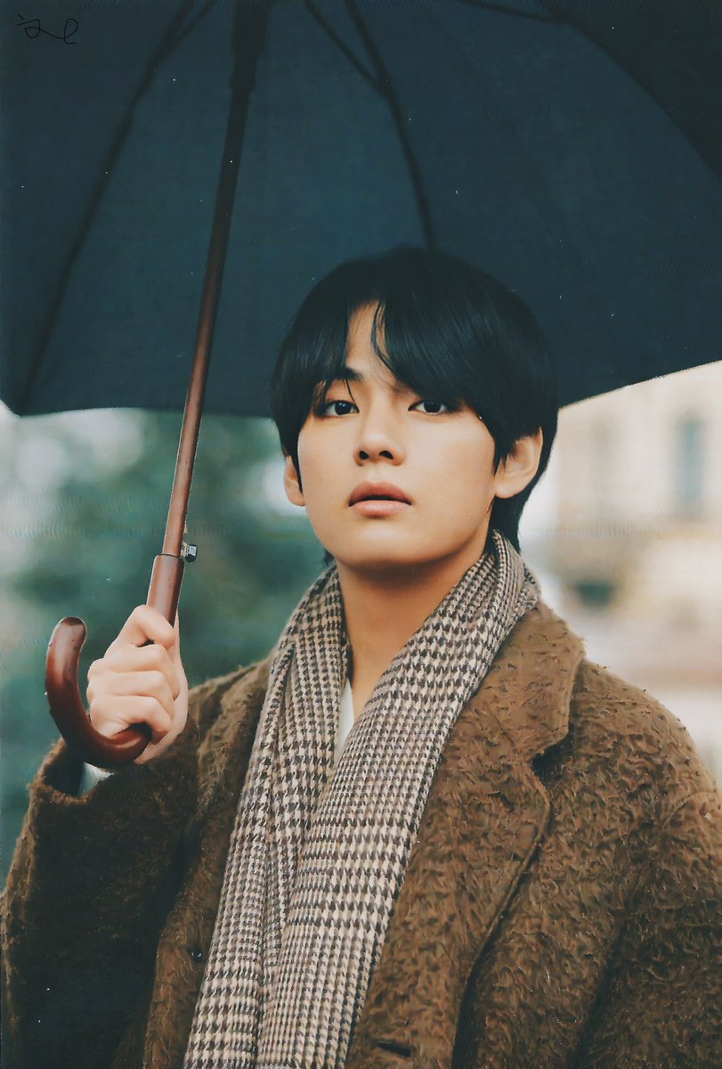 vsoo_twt's tweet image. “Why is it still                     “Im trying to
raining in the                      save my love
umbrella you                    saving myself 
gave me?”                      with an umbrella”