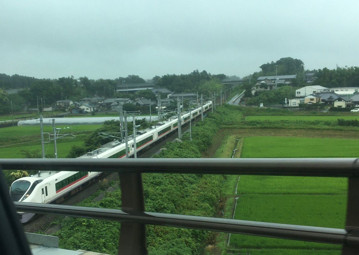 菊水3756 写真の右奥は日本一空港に近いセイコーマートがある茨城空港 航空自衛隊百里基地 ちなみに新千歳空港にはローソンはあるがセイコーマートはないらしい 笑