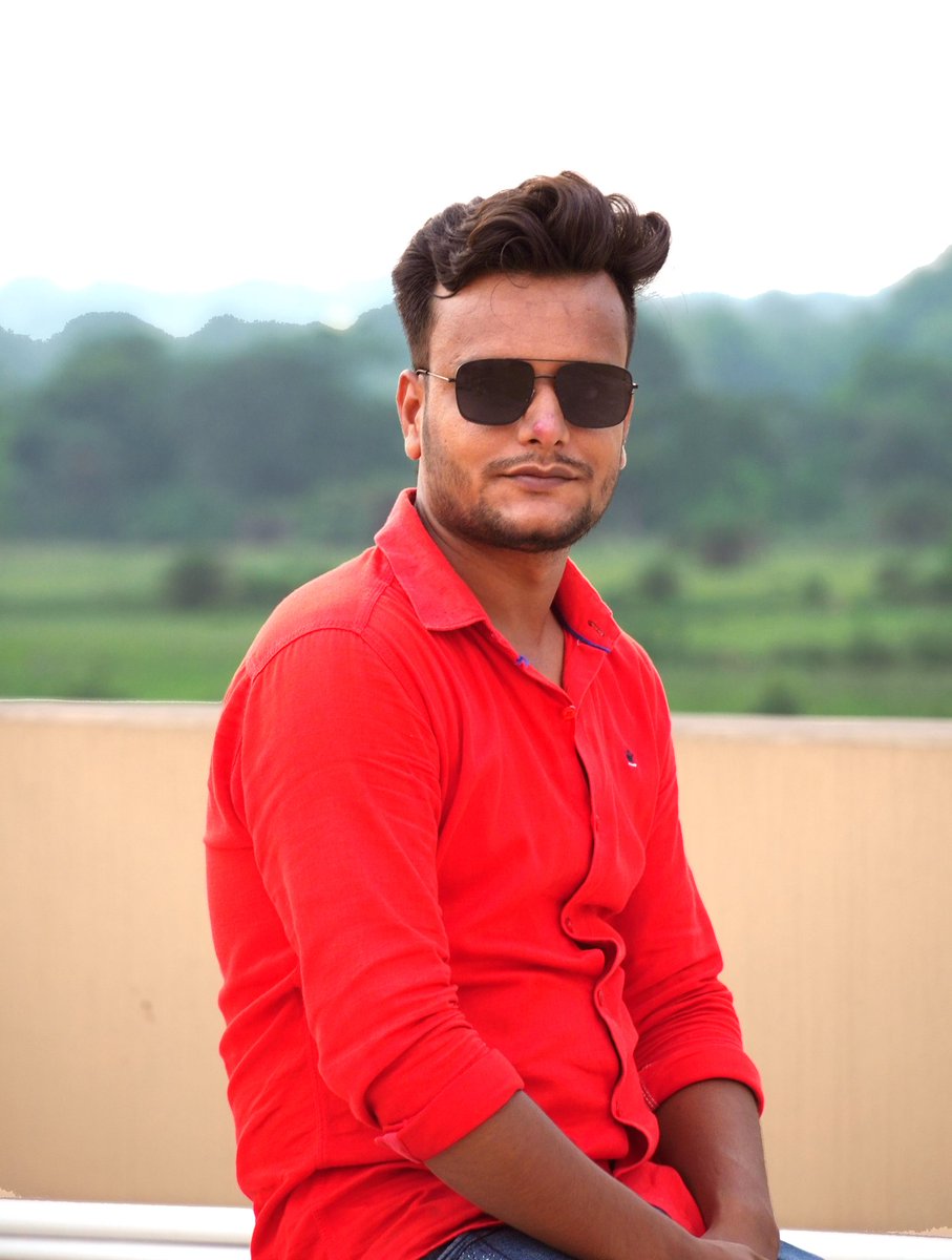 VIKASHK33418336's tweet photo. धोखे की खासियत है देने वाला अक्सर कोई खास ही होता है... Good morning 🌞🌄 https://t.co/Ksh1hMAT3S