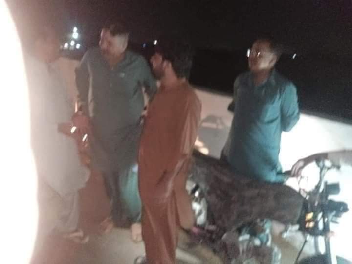 InsafSba's tweet photo. ٹنڈو آدم شہر شھید بینظیر پل کے قریب مرکزی نائب صدر یوتھ ونگ پاکستان نثار احمد خان پر��ند شر پسند عناصر کا حملہ 

نثار احمد پر اسٹریٹ فائرنگ کی گئی  

اللہ تعالیٰ کا شکر ہے کہ نثار احمد خیریت سے ہیں

حکومت سندہ پولیس اور رینجرز سے مطالبہ کرتے ہیں کہ فلفور نوٹس لیکر کارروائی کی جا https://t.co/duHKgDCAxw