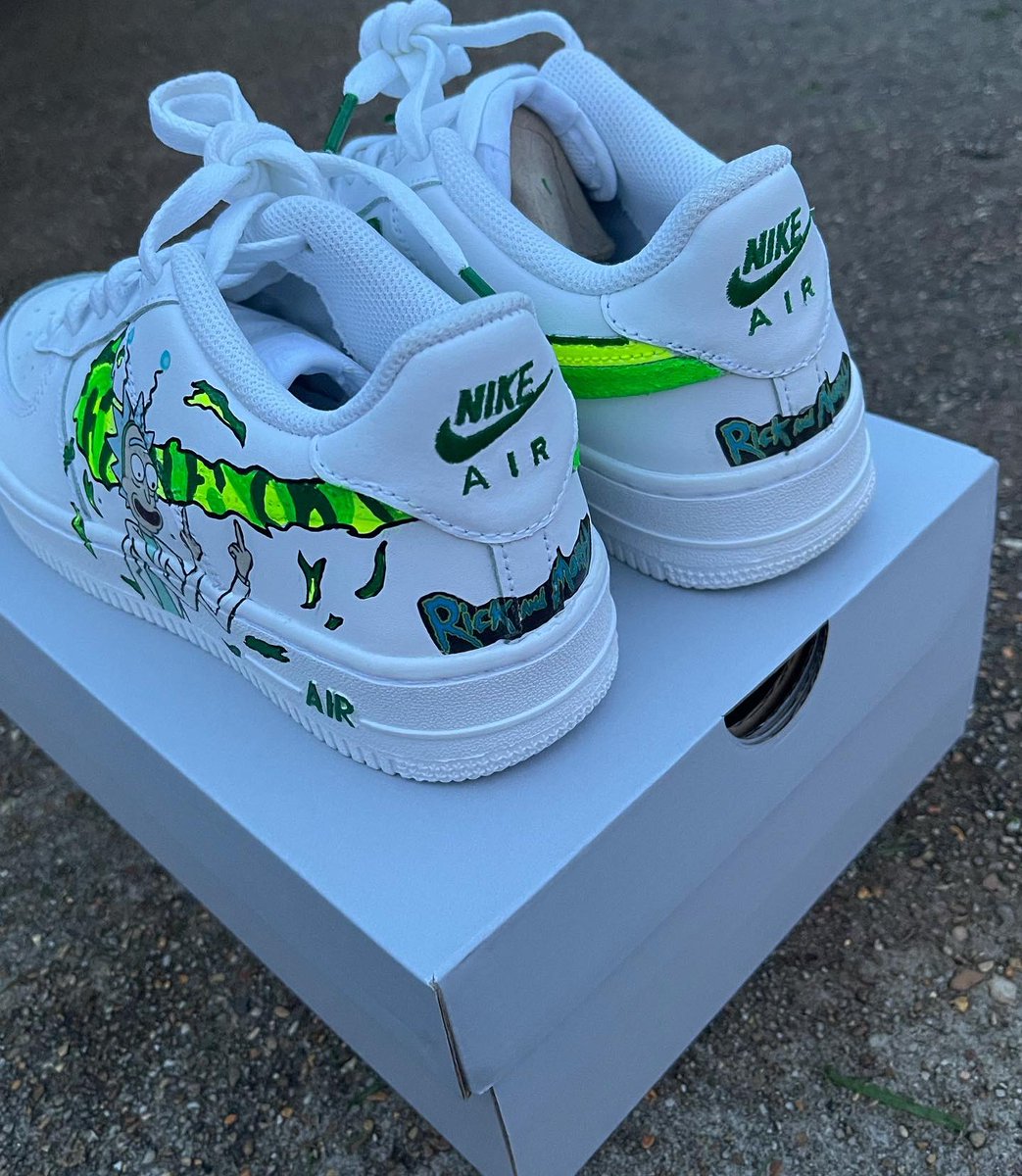 AquilanoBrianna's tweet photo. These Rick and Morty Customs go crazy 🔥 

My next customer may be on your TL! Show love 💚 #LanoDidIt #CustomForces https://t.co/uClgTXYfRP