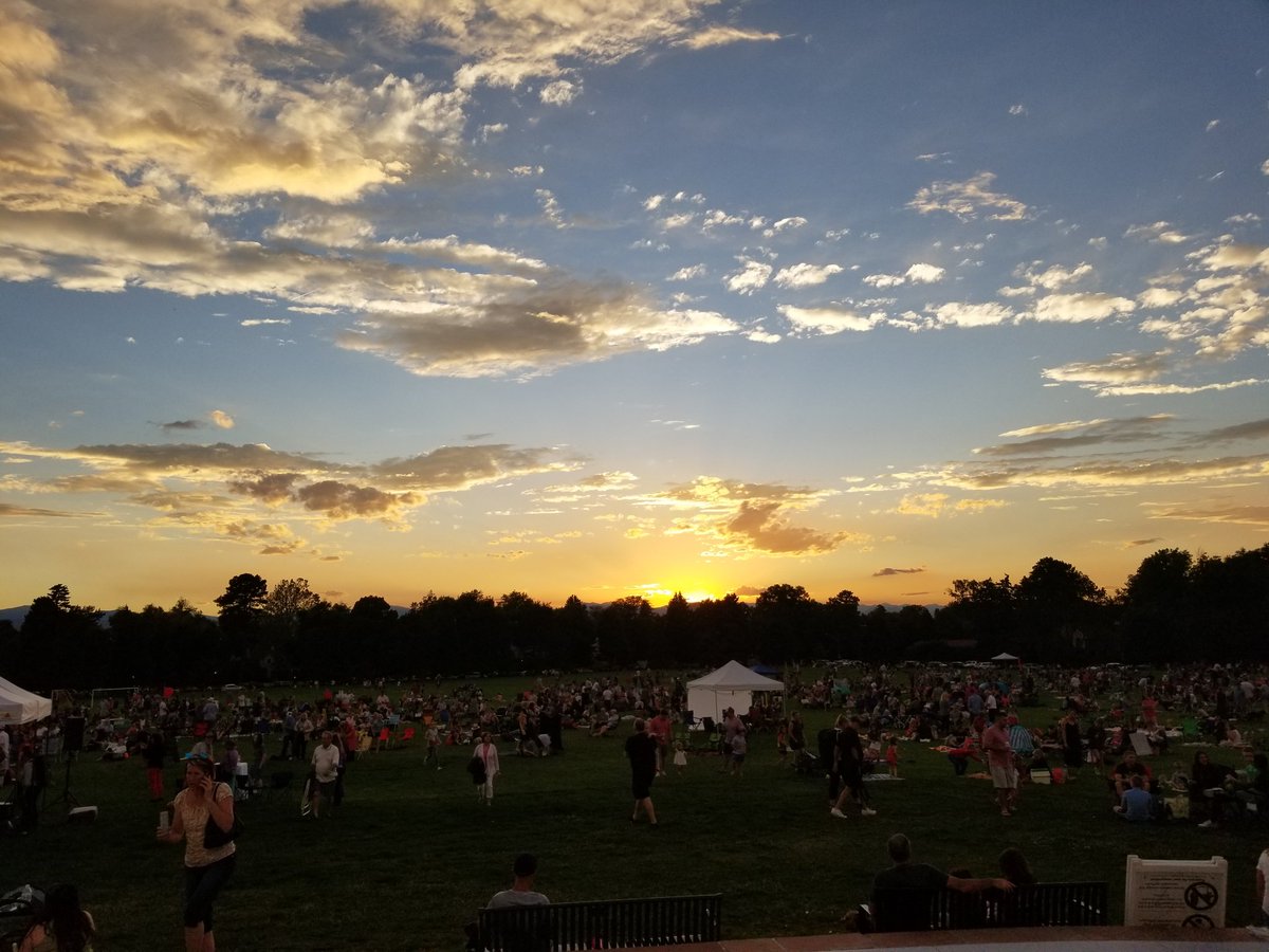 Jimmy_claw's tweet photo. 2nd of July at Cranmer Park,  God's Country USA.  Light those Candles!! https://t.co/EoBnDptqGm