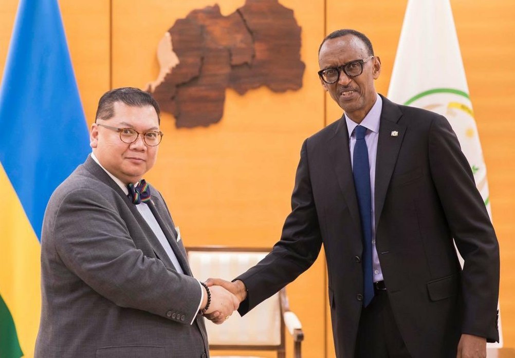 DrJPPham's tweet photo. Congratulations to H.E. President @PaulKagame &amp; all my friends in 🇷🇼#Rwanda on the July 4th anniversary of #Kwibohora27. Your incredible journey of national liberation (#kwibohora) and uplift by shared vision, sacrifice &amp; resilience has been inspiring to follow. @UrugwiroVillage https://t.co/7Gr9mUzvJq