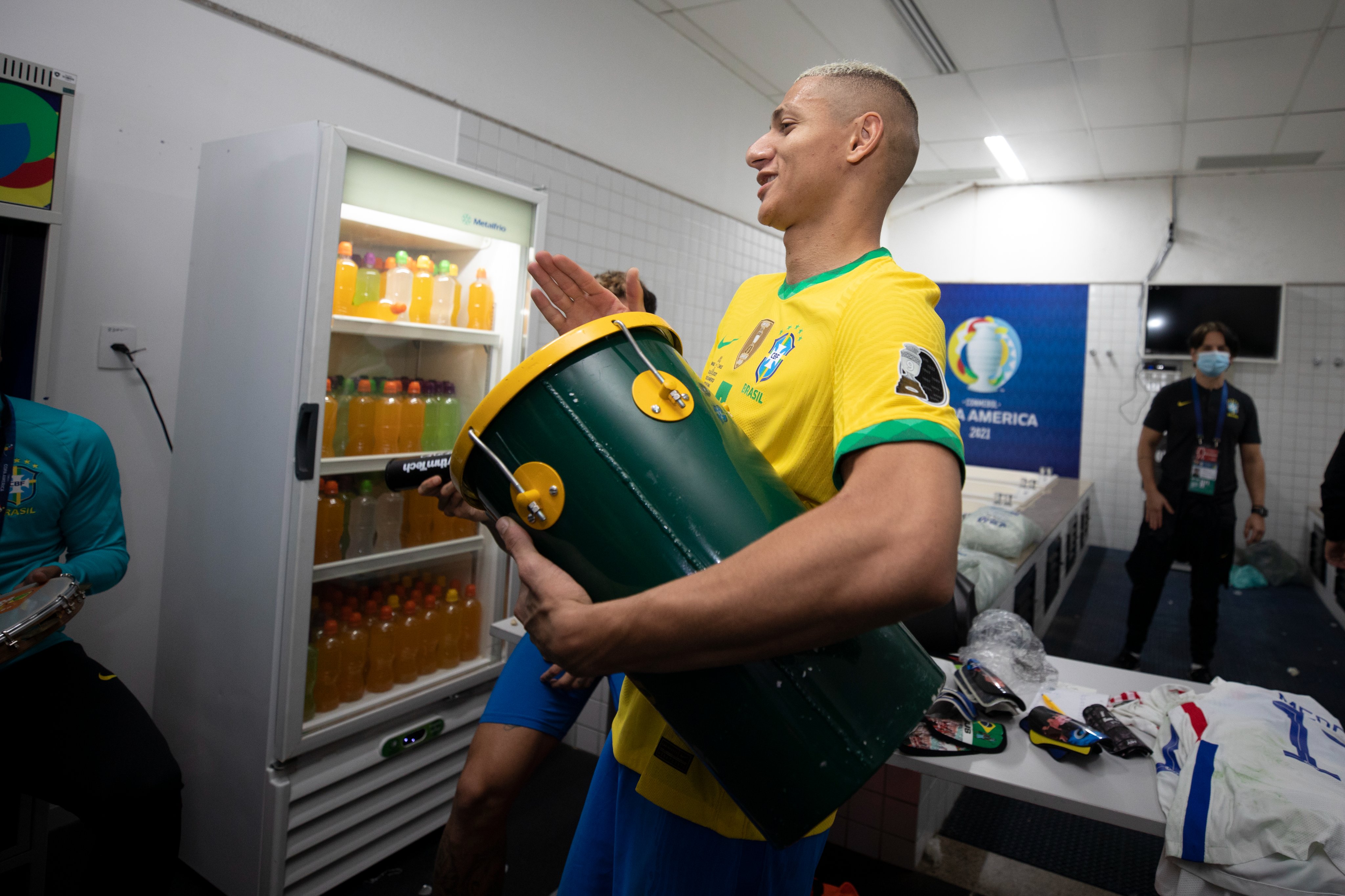 Doentes por Futebol - Achou que a SeleTite ia perder, amigo? Achou errado.  🇧🇷 📸 @lucasfigfoto, @cbf_futebol