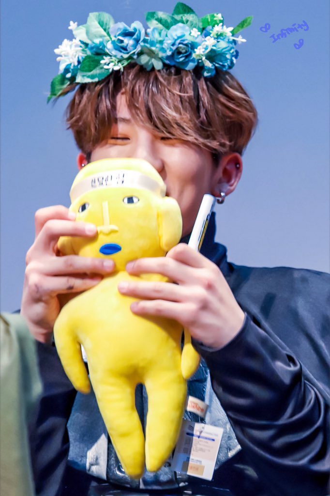so cute!!! 
© Infinity0388
—#NEWKIDD #뉴키드 #SEUNGCHAN #강승찬 #KANGSEUNGCHAN