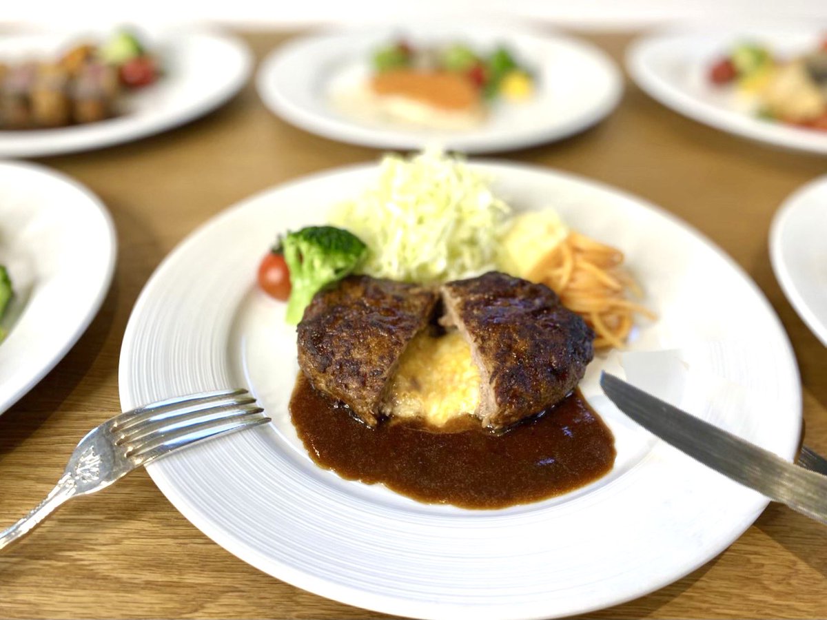 BackstreetCore's tweet photo. ランチタイムはメイン8種類から選んで��ただくランチセットがお得になっております🍽
前菜プレート、ライス又はパンがセットです。
#吹田ランチ #北摂ランチ #bscore
#吹田ごはん #大阪ランチ https://t.co/Wkjt11lxKm