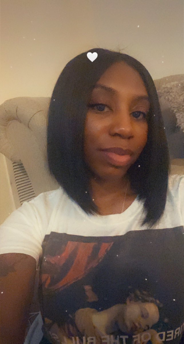 TaliaaaaaaTalia's tweet photo. My bob is cute . Now all I need is lashes and lip gloss 🥰 https://t.co/unevTb0wfj