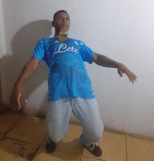 pqplorrankkk's tweet photo. mãe: Vc está bêbado né?

eu: Quem tá bêbado consegue fazer isso? https://t.co/Ib3PErhmmo
