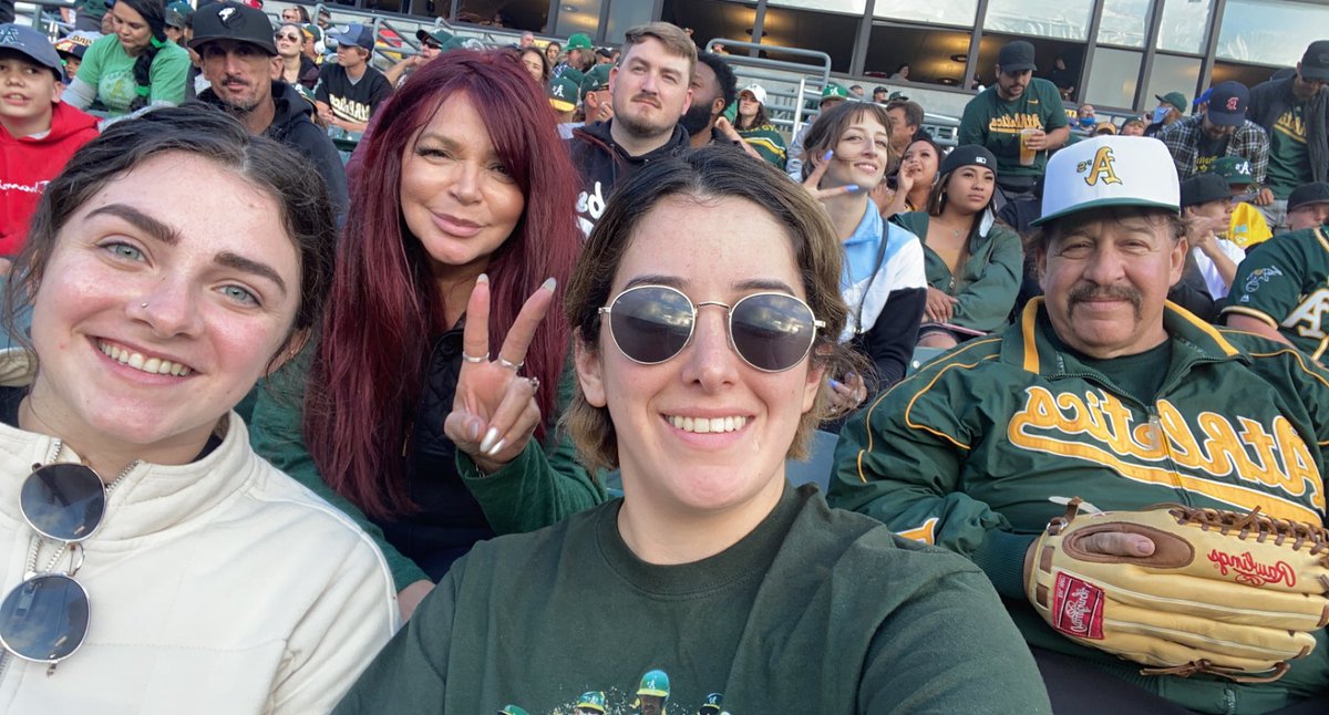 Jcegg's tweet photo. Firework night #atthecoliseum! #Letsgooakland https://t.co/10aMa7Hk4t