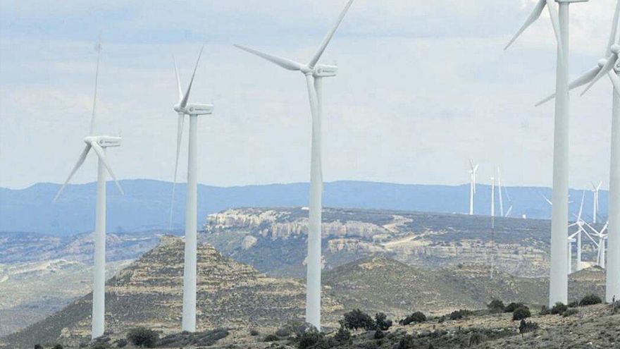 Les companyes d'<a href="/AlienteOrg/">ALIENTE</a> han preparat aquesta campanya per visibilitzar l'estratègia de fragmentació que utilitzen les empreses de renovables a l'hora de presentar els seus megaprojectes

També aporten una guía amb documentació molt útil fer-lis front👇
aliente.org/stop-fragmenta…