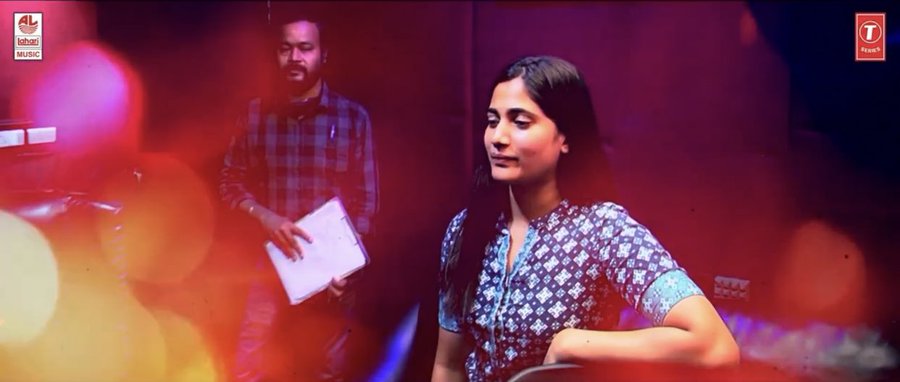 Dhiya_tweets's tweet photo. Singer #Losliya ♥️

What a voice! 🥺😍 She rocked it 🔥 

#AdichuParakkaviduma #FriendshipMovie https://t.co/uDeoSUlke9