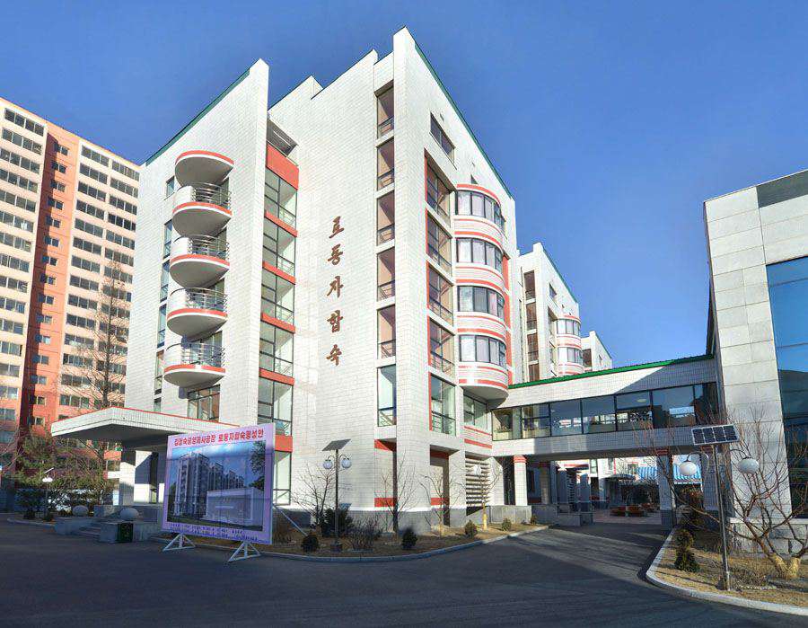 Korea_Friend_UK's tweet photo. A posh hotel ? Luxury apartments maybe ? No ! This is actually accommodation for young workers at the Kim Jong Suk Textile Mill in Pyongyang . Only the best for workers in People's Korea ! https://t.co/q1UFsgeT8M
