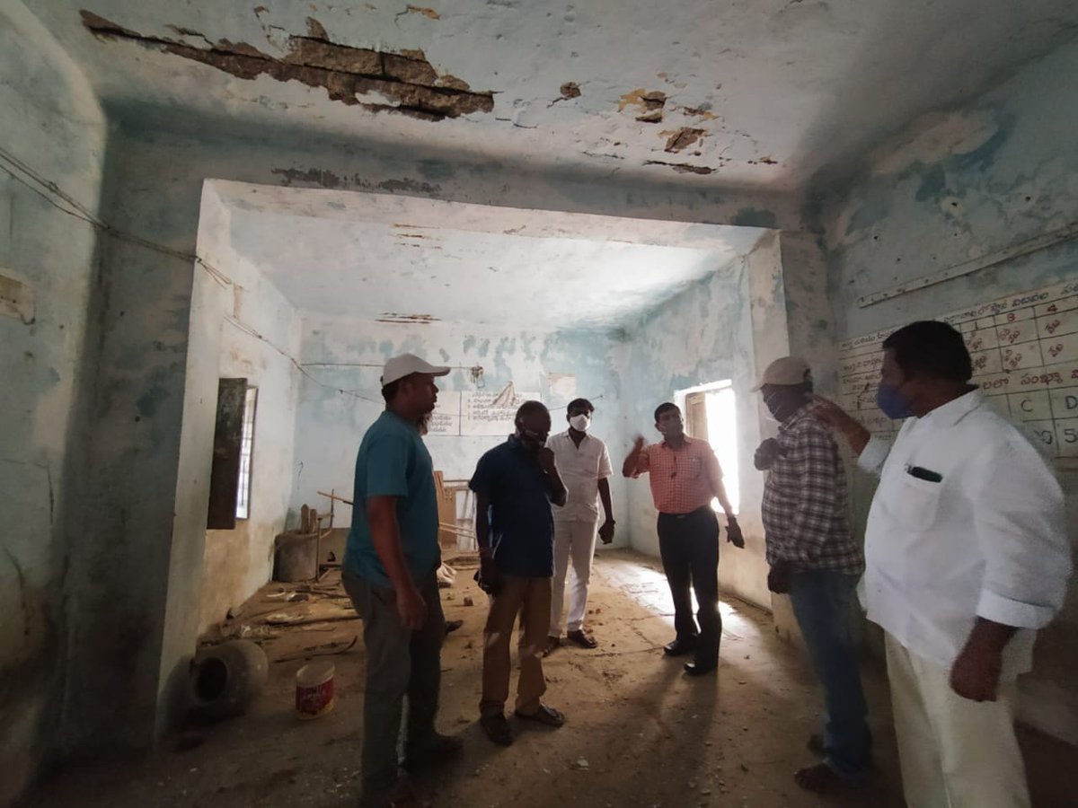 McPebbair's tweet image. #Pebbair Municipality - 3rd Day of #PattanaPragathi Programme - 3rd Phase - Hon'ble Sri A Ravindhar, @WanaparthyDeo, Wanaparthy Dist sir visited  inspected Schools under Pattana Pragathi programme
@Collector_WNP @cdmatelangana @WanaparthyDeo