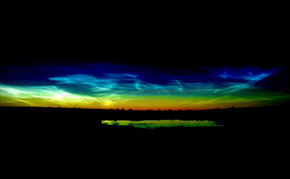 turr1959's tweet photo. Friend of mine sent this picture to me of sunrise in Labrador a couple mornings ago. Thought I’d share. Such unbelievable colours . #sunrise #labrador https://t.co/XtLzE3AmrB