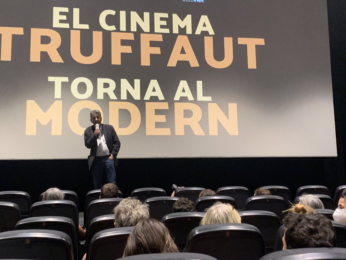 Ahir al vespre corria la il·lusió a dojo al nou Modern. Per fi el <a href="/CinemaTruffaut/">Cinema Truffaut</a> tornava a casa, reobria la 1a de les 2 sales que hi gestionarà el Col·lectiu de Crítics i ho feia amb el curtmetratge –magnífic– “Tardor”, d’Helena Oller (Girona-Palafrugell). Per molts anys, amics!