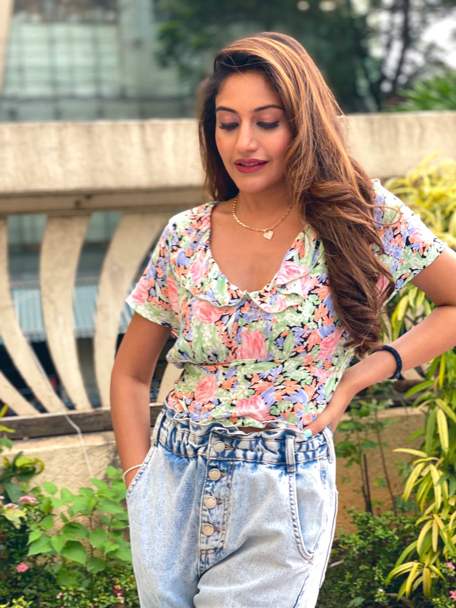 SurbhiChandna tweet picture