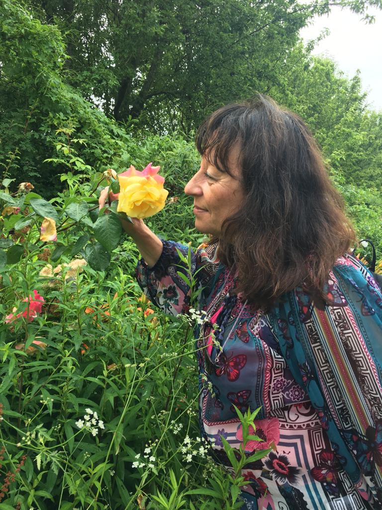 LindaGuideConf's tweet photo. @prune91833912 Un grand plaisir de vous guider @Giverny dans les  #jardinsdeClaudeMonet. #nympheas, #closnormand et l'atmosphère bucolique de Giverny me manquaient! https://t.co/KHHTzRlKfc