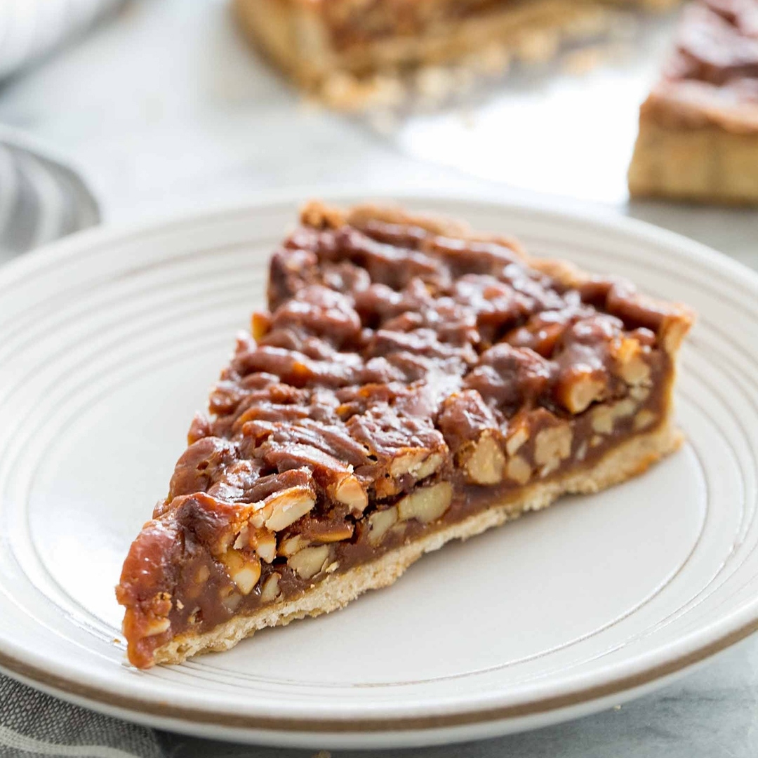 CooksMatches's tweet photo. This caramel nut tart recipe combines walnuts, pecans, and almonds, in a caramel filling, served in a buttery crust. Serve with whipped cream or vanilla ice cream for extra sweetness.
📸: @simplyrecipes
#tart #tartrecipe #walnuts #peacans #almonds #caramel #caramelfilling https://t.co/dcn7BJc2e2