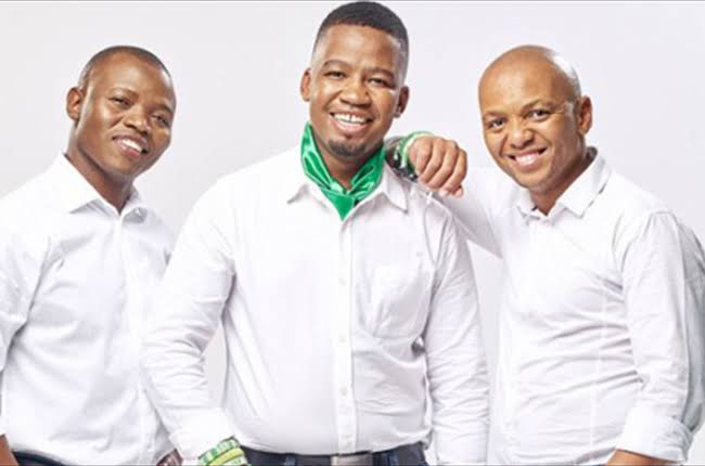 LawApha's tweet photo. THIS IS THE BEST BREAKFAST SHOW NATIONALLY ON SABC RADIO

BT BCOZ IT'S FROM THE OTHER PROVINCE⚫🐑 
THEY'LL NEVER ADMIT

NO CELEBRITY FOR VIEWERSHIP
JUST NATURAL ENGAGEMENT WITH PPL WHO SOUND LIKE U AND SPK LIKE U  WITHOUT TRYING TOO HARD

Master KG|indoda|Nkandla|#somizi|Zuma https://t.co/QHE5HhbvV0