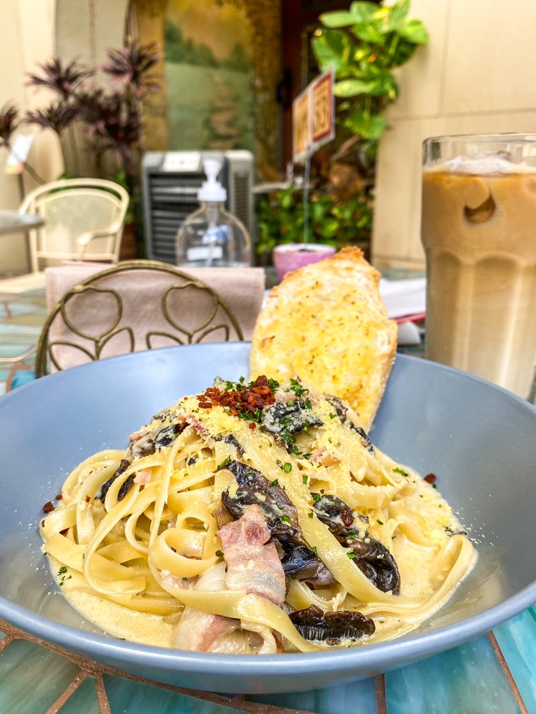 SouthSnippets's tweet photo. Snippets of this Southie’s light lunch and caffeine fix.🍝☕️ This Carbonara and Iced Latte by @cafemarygrace @AlabangTownCntr hit the spot.👌🏼
Where else do you get good carbonara in the south?🤔
#southsnippets #southeats #carbonara #coffeecoffeecoffee #taratown #muntinlupa https://t.co/AWKvYpUgpO