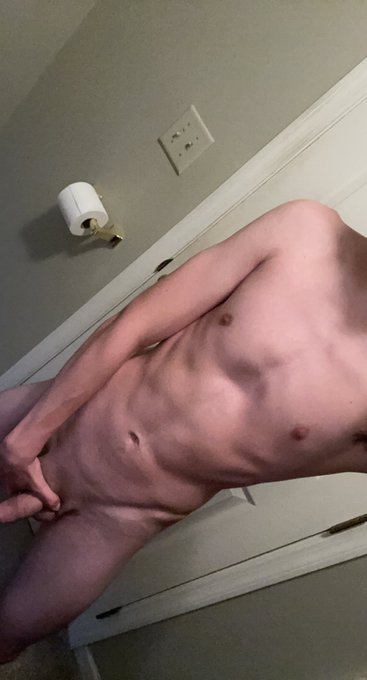 1 pic. Body in HD ?? #onlyfans #AdultWork #contentcreators #body #twink https://t.co/mcMUETzvsR