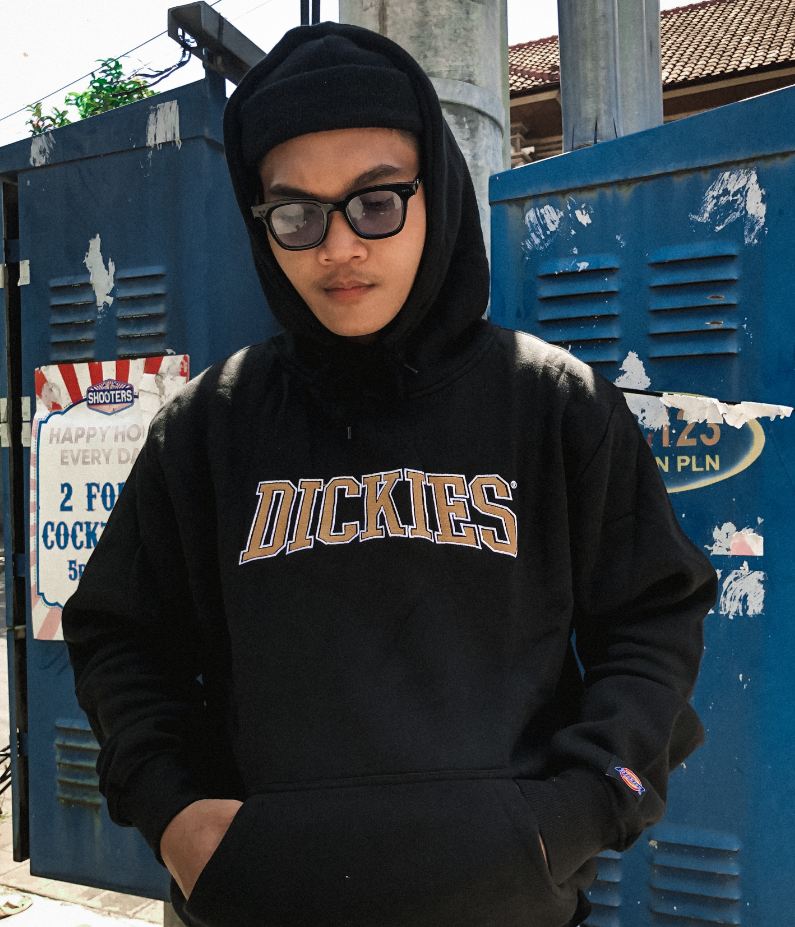 Salah satu hoodie best seller, Pennellville black

#Dickies #Dickiesindonesia #Dickiesworkwear