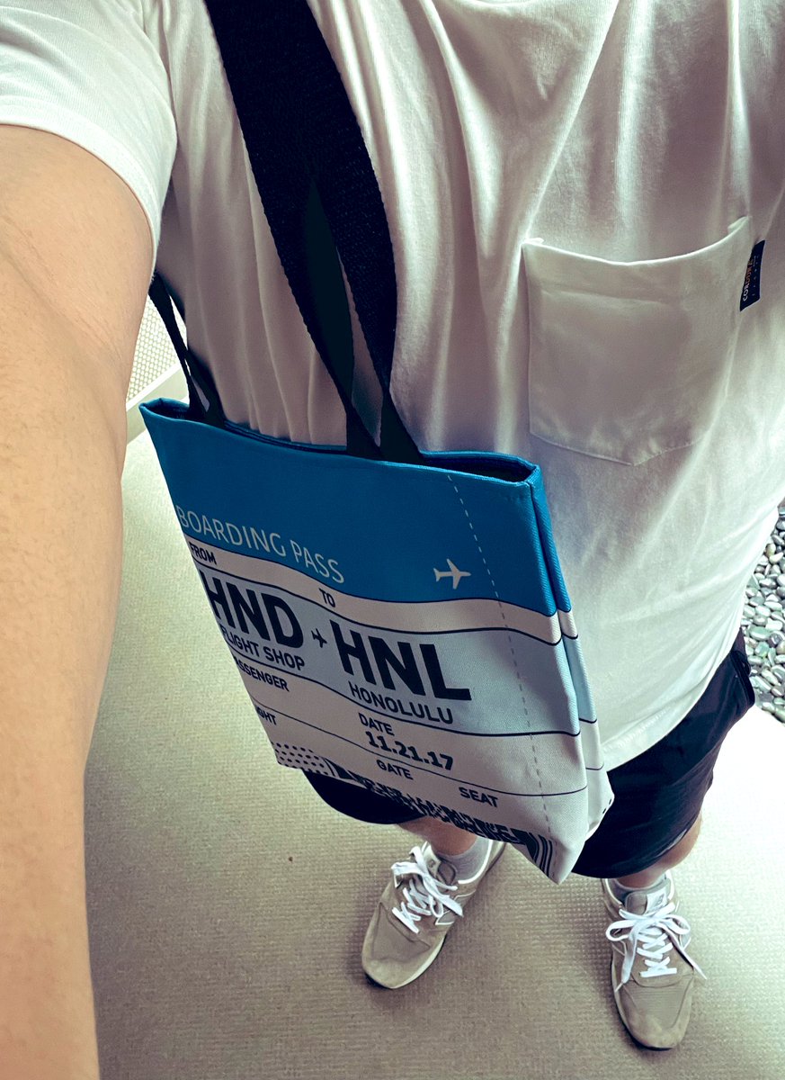 pakusako's tweet photo. 歯医者行く前は
爽やかに決めてたのにー。
一気に真っ青になってしまった…
早めに解決しとこ…どうせダメだったし
せめて顔痩せしないかなー笑
今日はいいとこどりの995
#ニューバランス
#newbalance
#M995 https://t.co/ATvHC6foB3