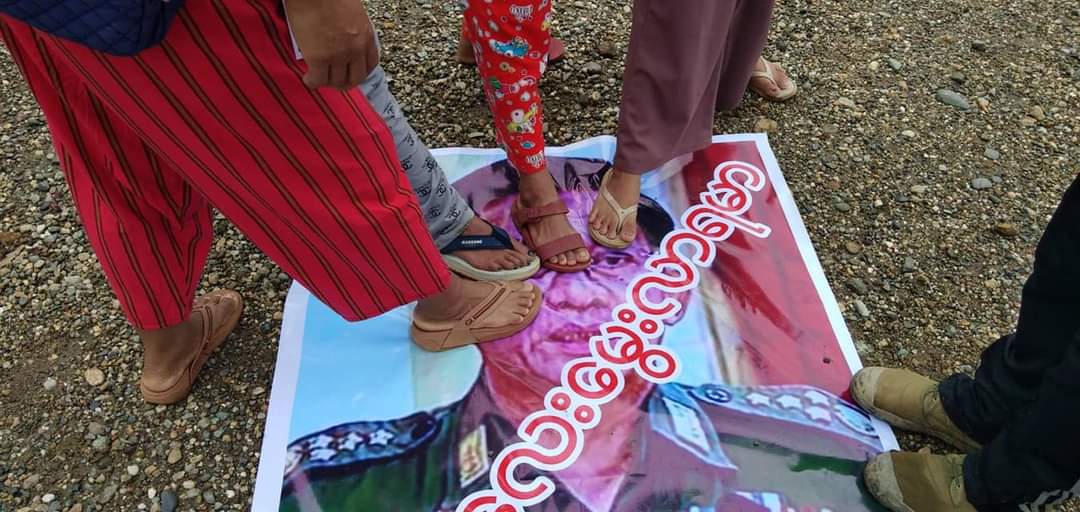 the0nlyak's tweet photo. Anti-Military Strike by residents in LoneKhin,Hpakant on #MurdererMinAungHlaing Birthday. 
#July3RevileStrike
#WhatsHappeningInMyanmar https://t.co/6RYSF34eGU