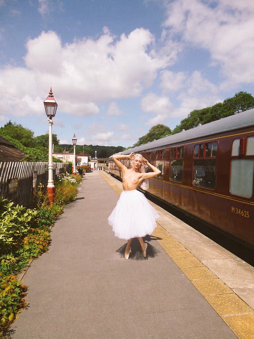 Such a beautiful day to dance ❤️☀️ https://t.co/QFp8sox2KS<a href="/tag/lovelife"class="tags"><span>#lovelife</span></a><a href="/tag/armani"class="tags"><span>#armani</span></a><a href="/tag/jeansfetish"class="tags"><span>#jeansfetish</span></a><a href="/tag/follome"class="tags"><span>#follome</span></a>