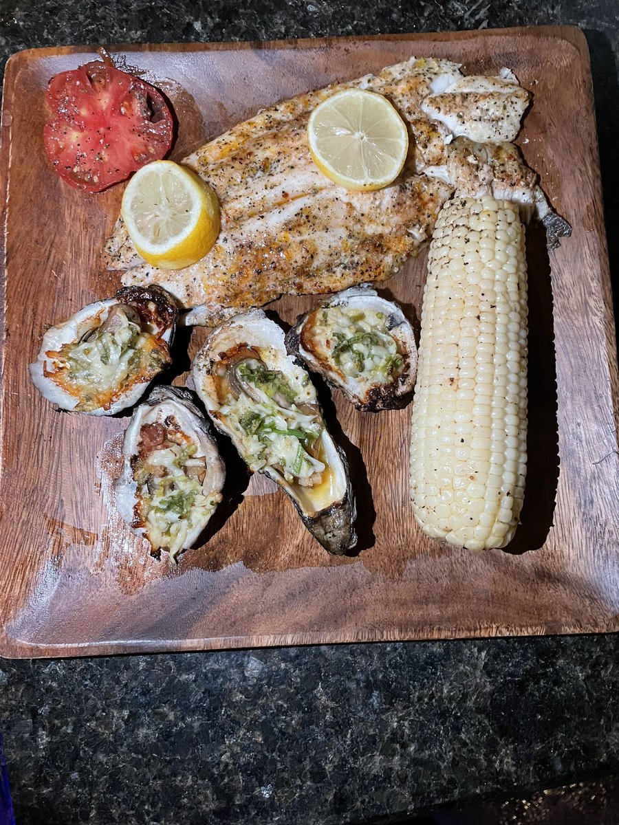 Czarsfoodblog's tweet image. Just a little yum from the CZAR tonight!  Spent the night at our smokehouse! Thanks to Saltwater market for some delicious flounder, James River Oysters and some phenomenal blue point oyster. Just a little time on the green egg and viola - a masterpiece! #CZAR #CookItRight