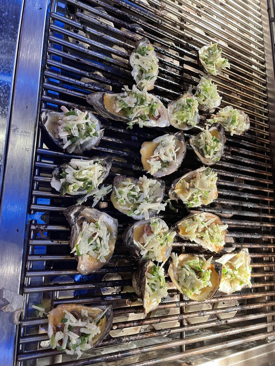 Czarsfoodblog's tweet image. Just a little yum from the CZAR tonight!  Spent the night at our smokehouse! Thanks to Saltwater market for some delicious flounder, James River Oysters and some phenomenal blue point oyster. Just a little time on the green egg and viola - a masterpiece! #CZAR #CookItRight