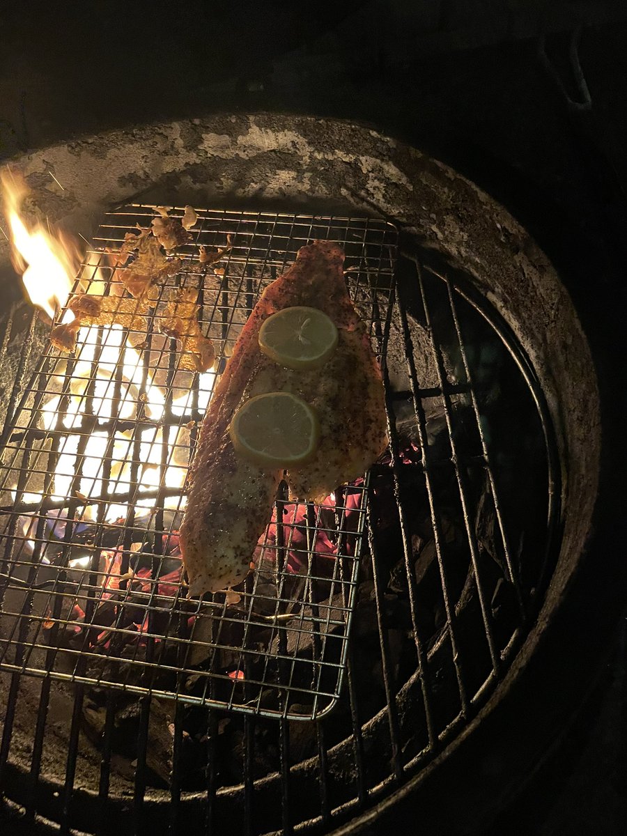 Czarsfoodblog's tweet image. Just a little yum from the CZAR tonight!  Spent the night at our smokehouse! Thanks to Saltwater market for some delicious flounder, James River Oysters and some phenomenal blue point oyster. Just a little time on the green egg and viola - a masterpiece! #CZAR #CookItRight