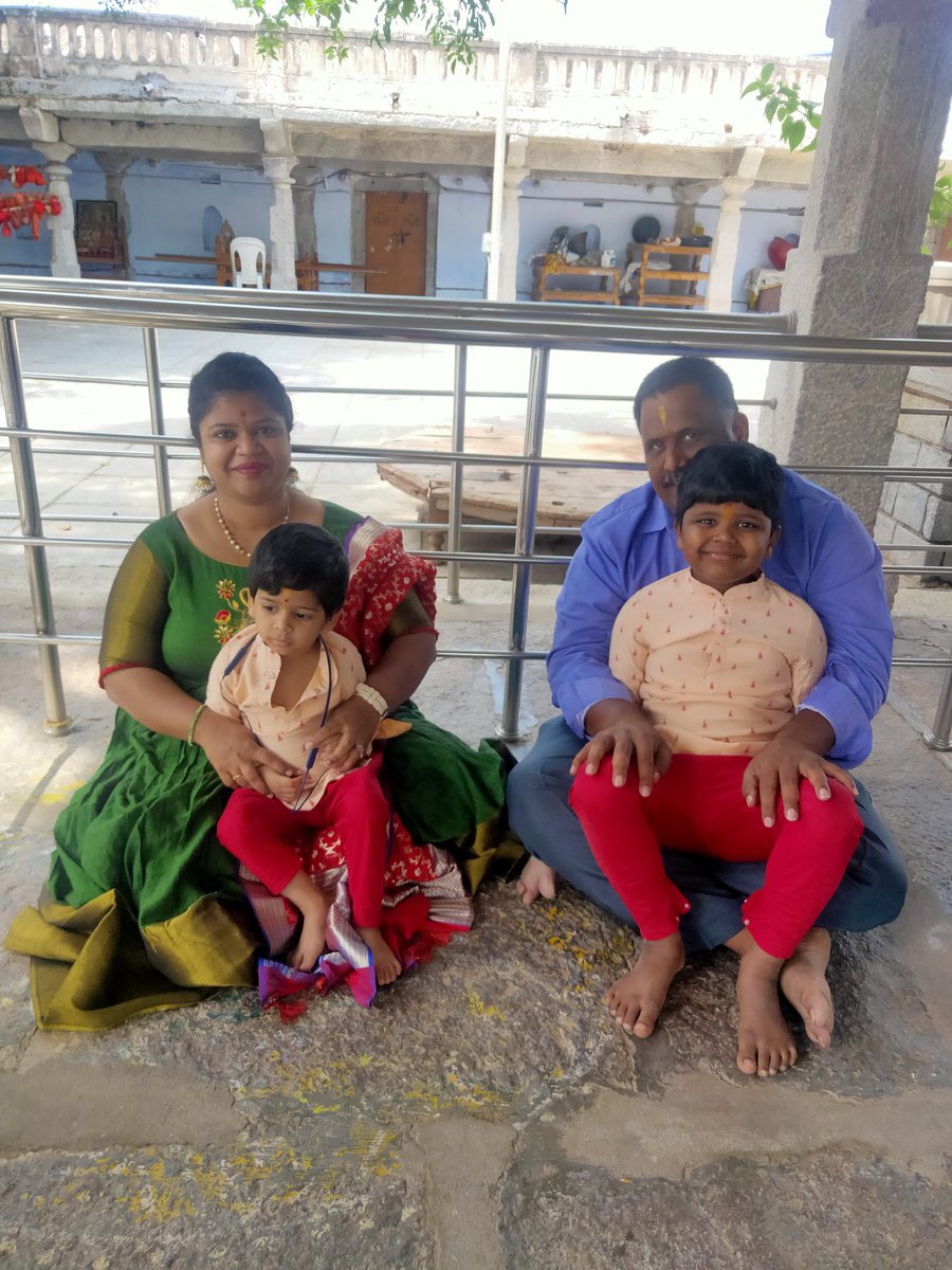 DrupadParsa's tweet photo. శ్రీరామ రామ రామేతి
రమే రామే మనోరమే
సహస్ర నామ తతుల్యం
రామ నామ వరాననే.. 
400 ఏళ్ల నాటి అమ్మపల్లి కోదండ రామాలయం.
#saturdaytempleday https://t.co/4gQQYLpzks