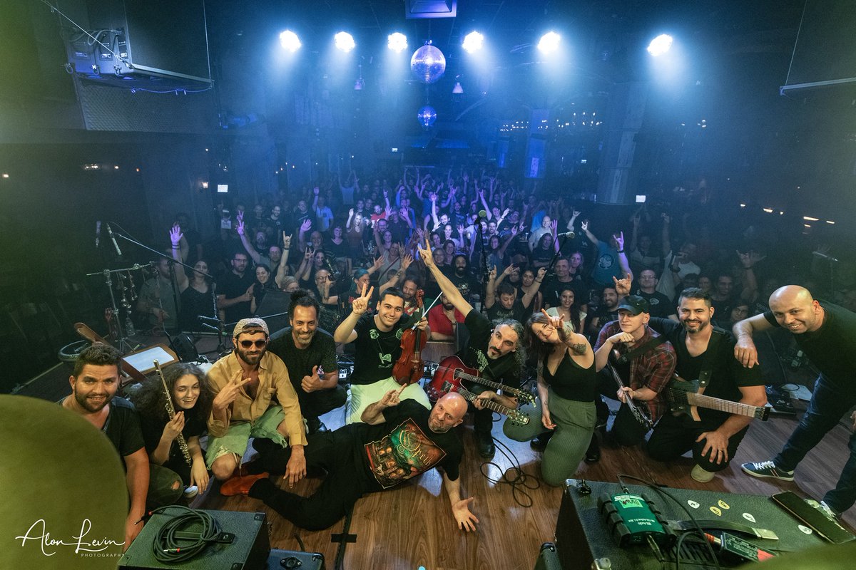 TLValternative's tweet photo. @headbanging_il https://t.co/rd4f0ygahz