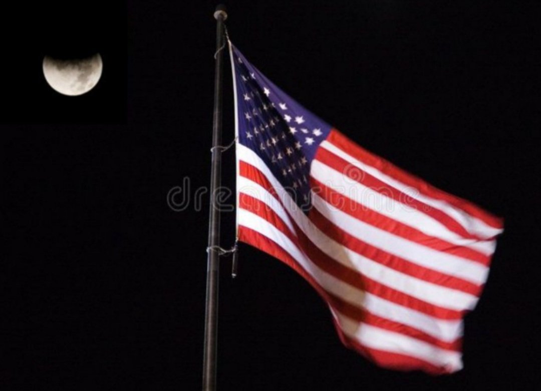Capitaine_Jon's tweet image. Midnight Old Glory 
#4thofJuly #4thJulyweekend 
#IndependenceDay
#IndependenceDayWeekend
#StormHour #weekend