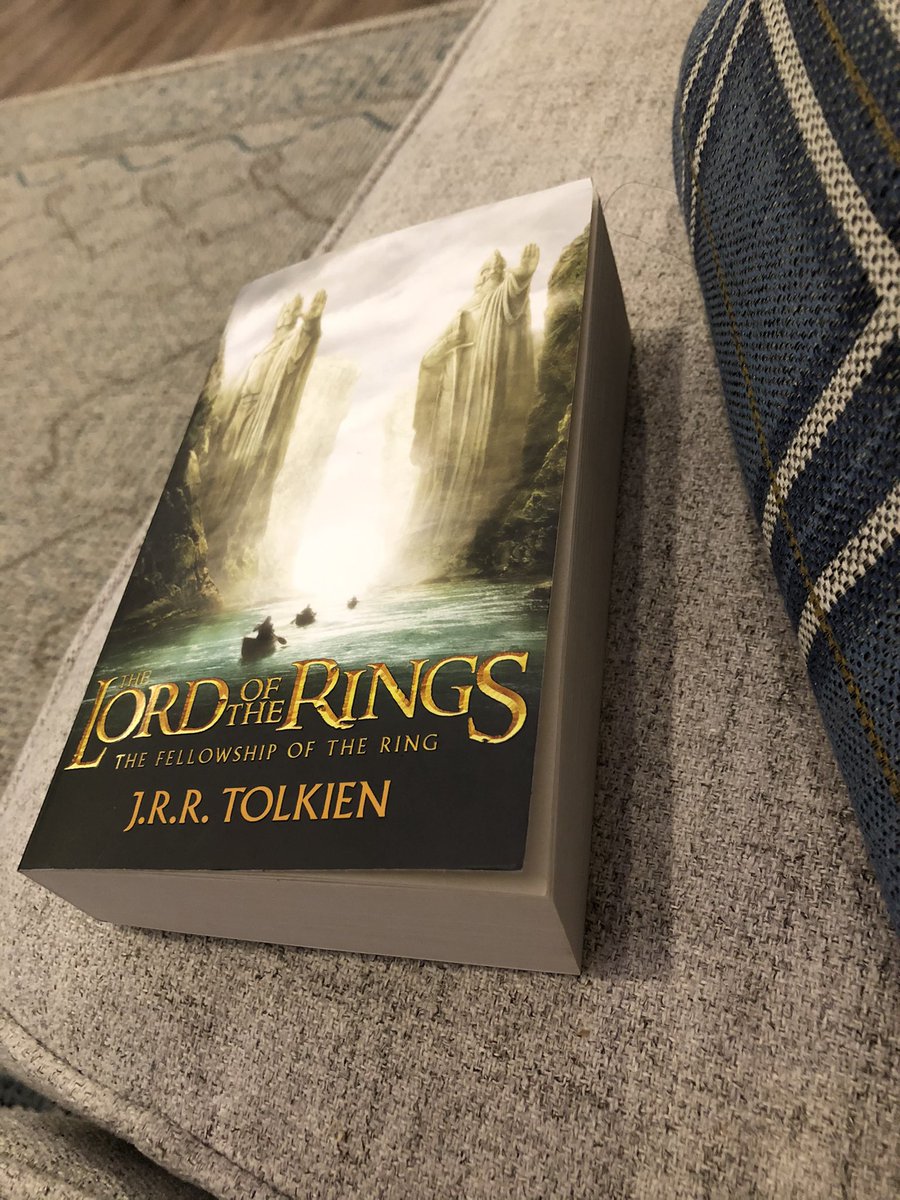 Am13901Ahmed's tweet photo. 🤍
#صباح_الخير 🌱🌾🌷✨

🙏
.
.
.
.
🎭

The Lord of the Rings novel 
🤍 https://t.co/UocrHJvIIy