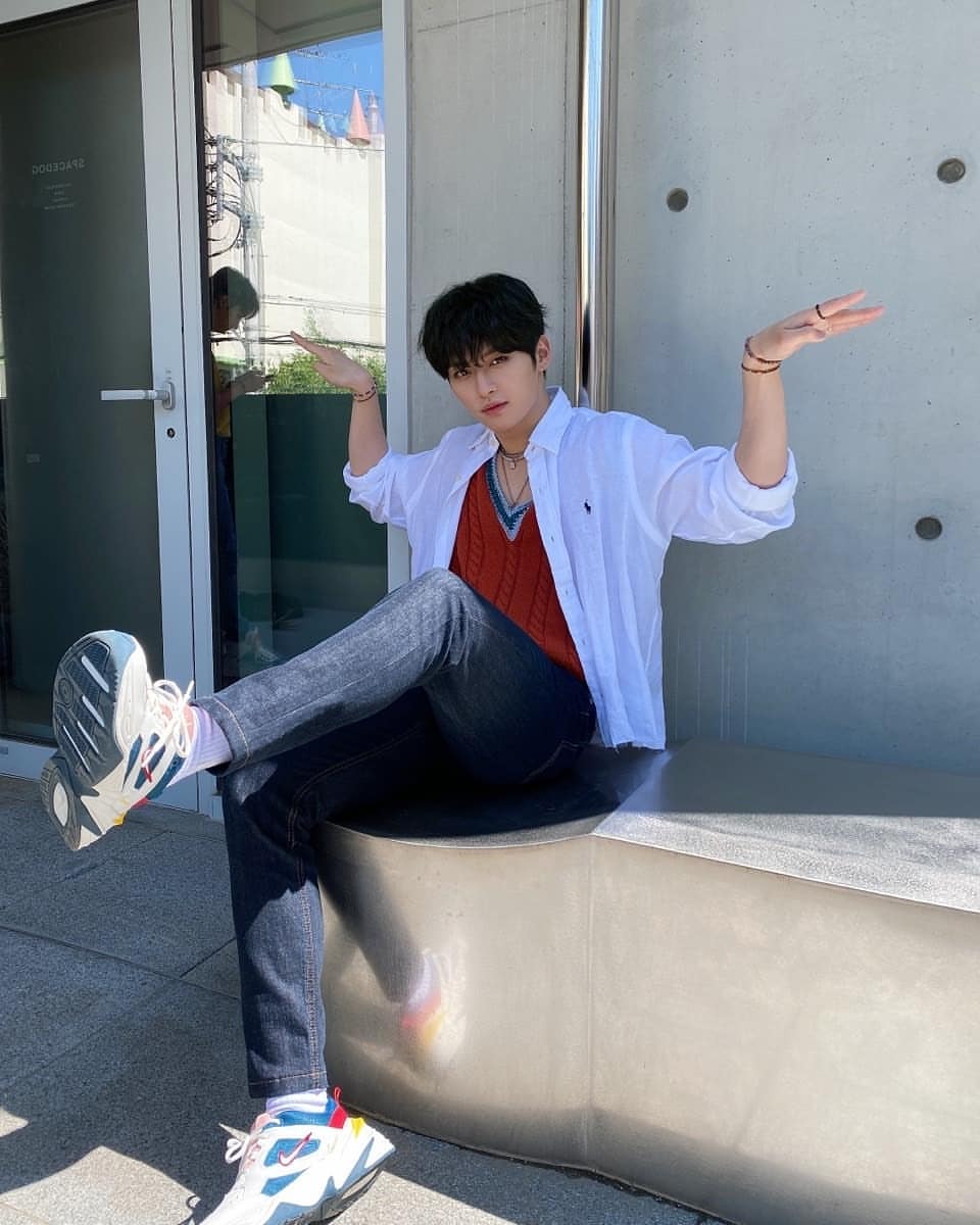 StrayKidsGlobal's tweet photo. [210703 IG UPDATE]

Trans:
"Drive 🚘🚘 I hope STAYs like it~😎
#LeeKnowIsCute #Last #ShootWith #Green #Hair"

🔗: https://t.co/kaFG3aaNtg

@Stray_Kids #StrayKids #스트레이키즈 #スキズ #STAY https://t.co/xnJEdFmRmq