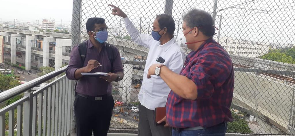 @HUMTA_hmdagov initiated the enhancement of Last & First Mile Connectivity . As a part of it, site visits was held with the officials from @tsrtconline @hmrgov @ltmhyd at Ameerpet, LB Nagar, Parade Grounds, Secunderabad East, MGBS and JBS Metro Stations.