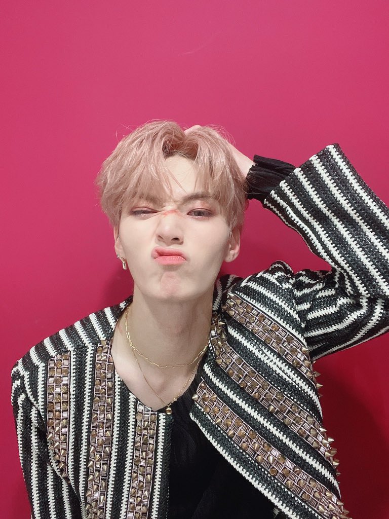 HGvisual's tweet photo. He is .. INSANE ?????! https://t.co/kfE0wHhyJy