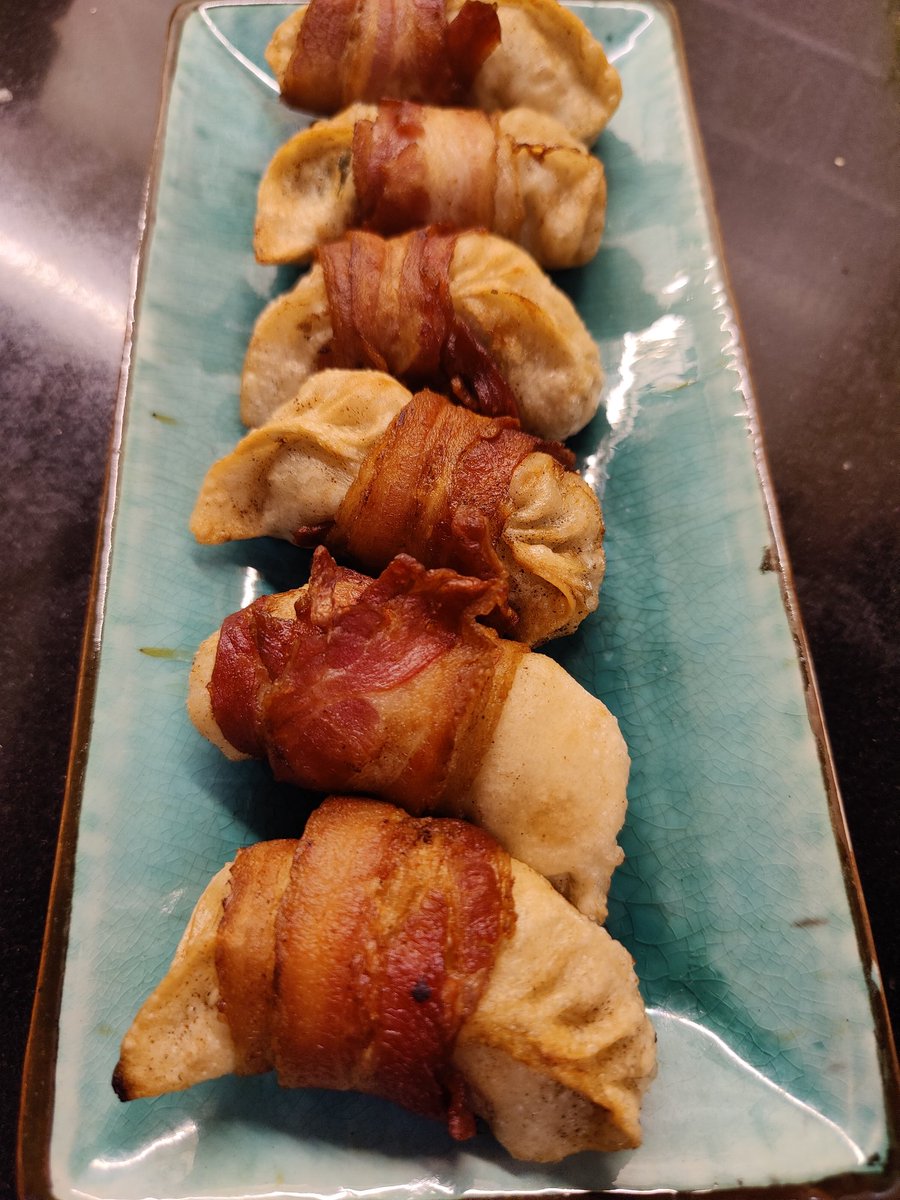 Shibanibawa's tweet photo. I am happy to share that I tried the newly launched #Momogogo. The steamed pork momos are as authentic as they get, and they have some fun fusion fare like bacon wrapped chicken momos, butter garlic momos and even a cheesy momo burger. Great stuff @BinitaChamling #momos https://t.co/eS9NFIrDUK