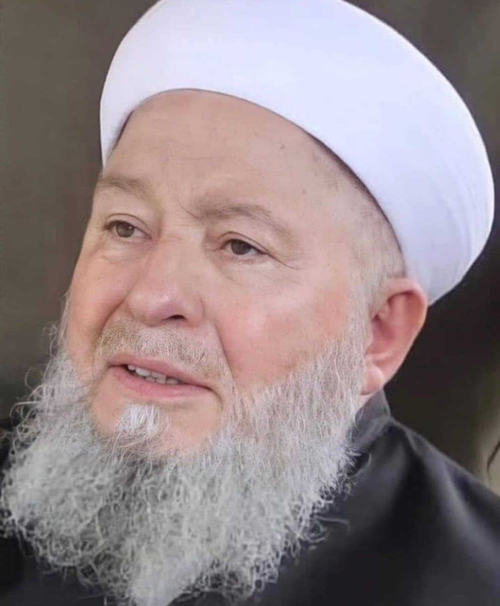 92 yaşındaki ömrünü islâm'a, Kur'an'a ve insanların hidayetine vesile olmaya adamış Muceddid Mahmud Efendi Hazretlerimizi Allâh'u Teâlâ başımızdan eksik etmesin.
Yokluğunu göstermesin.
Hem dünyada hem ahirette bizleri ondan ayırmasın.
İSLAM'A ADANMIŞ BİR ÖMÜR!