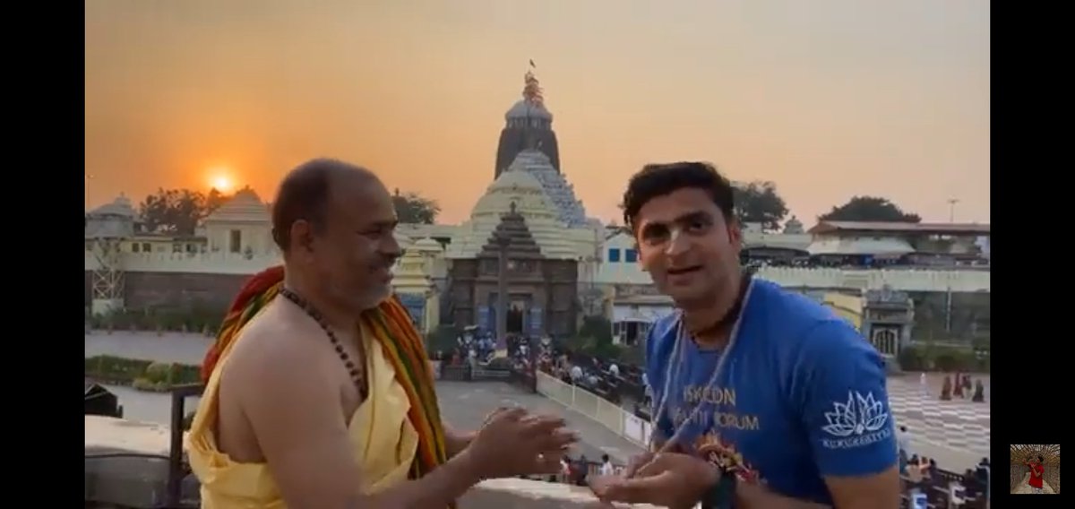 hansda_mala's tweet photo. #RathyatrawithGKD 
वो परमभक्त है माधव का,
भक्ति में वो तपता है,
वो गौड़ वैष्णव कुरुक्षेत्र का,
जो जगन्नाथ में बसता है
जगन्नाथ जी अपनी डोरी में बांधे हुए हैं गोविंद प्रभुजी को,रथ यात्रा दर्शन बस https://t.co/g8MjWySlZX @CMO_Odisha@JagannathaDhaam @otvnews @DDOdiaNews @ArgusNews_in https://t.co/aKdN6NFR4t