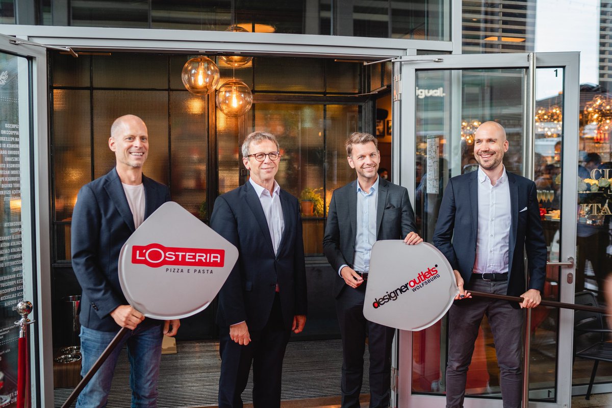 michaelernst's tweet photo. #Benvenuto a #Wolfsburg: #Losteria 🍕 #neueröffnung #opening #neu #pizza #pasta #outlet #designeroutlets #designeroutletswolfsburg #ciaoraggazi #willkommen #welcome https://t.co/jYoWCsdHGz