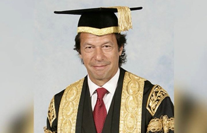 TalhaZafar7786's tweet photo. "U ignore the youth now , we will ignore you in 2023"....! Rember we all are above 18 so we are going to be game changers for next elections ! 
لازم ہے کہ ہم بھی دیکھیں گے #ImranKhanStudentsKiSunLo https://t.co/VIBKB0TStr