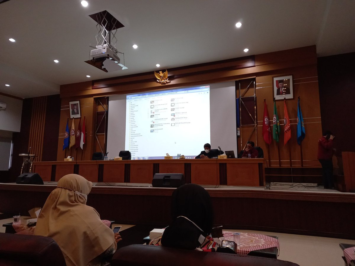 Kerja untuk meeting. Meeting untuk kerja 😁😃