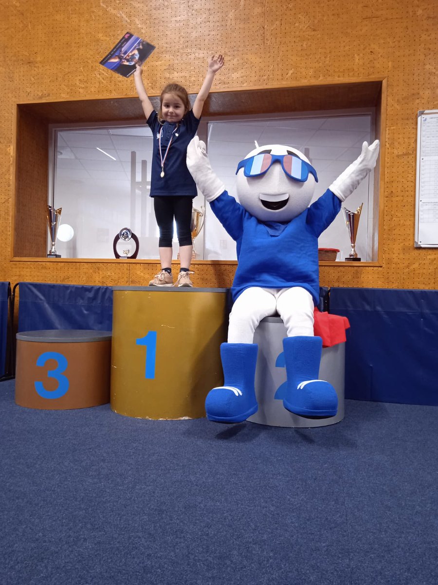 LeMansSartheTT's tweet photo. Dernière séance de #MiniPing de l'année. Fiers de nos mini-pongistes : Looping est venu les remercier en personne et espère bien les retrouver à la rentrée 2021-2022 !
Merci aux jeunes qui ont encadré les groupes !
#plaisirpartageperformance https://t.co/RalqhkdFw2