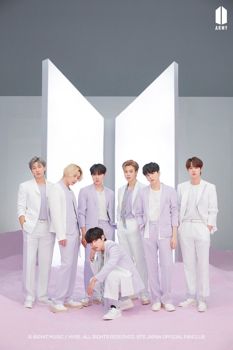 BTSARMYROOMTS1's tweet photo. #BTS Japan best album 
#japantourbts https://t.co/WxE6yRN1xL